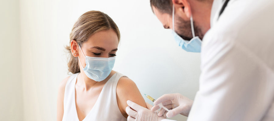 Por qué deberías vacunarte contra la COVID-19