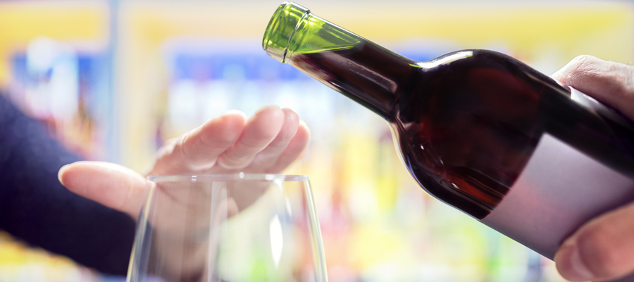¿Es saludable beber alcohol o lo mejor es ni probarlo?