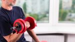 ¿Tiene 60 años o más? Estos 6 ejercicios de fuerza le harán vivir más y mejor