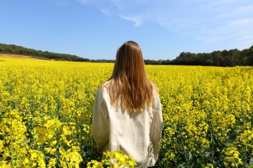Mindful walking: ¿Conoce los beneficios de caminar meditando? Mindful walking