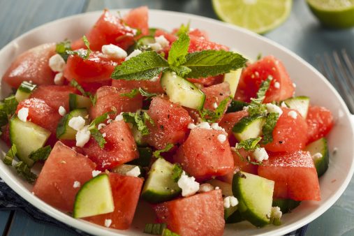 Ensalada de tomate, pepino y menta